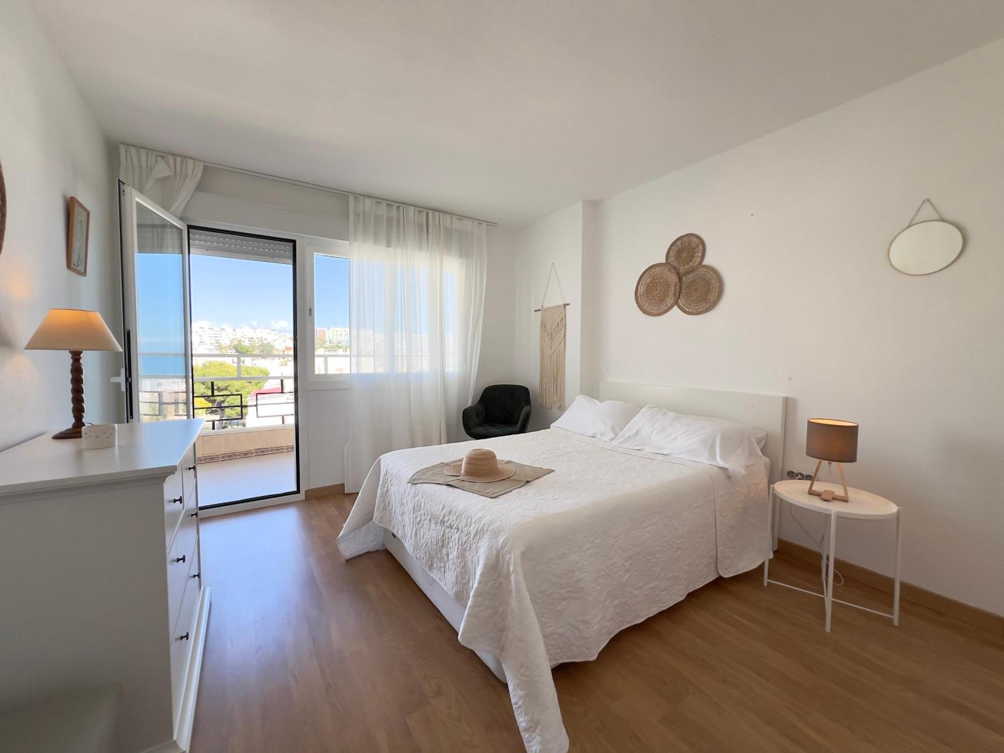 En Carihuela Con Vistas Y Plaza De Garaje, Nucleo Cristal Appartement Torremolinos Buitenkant foto