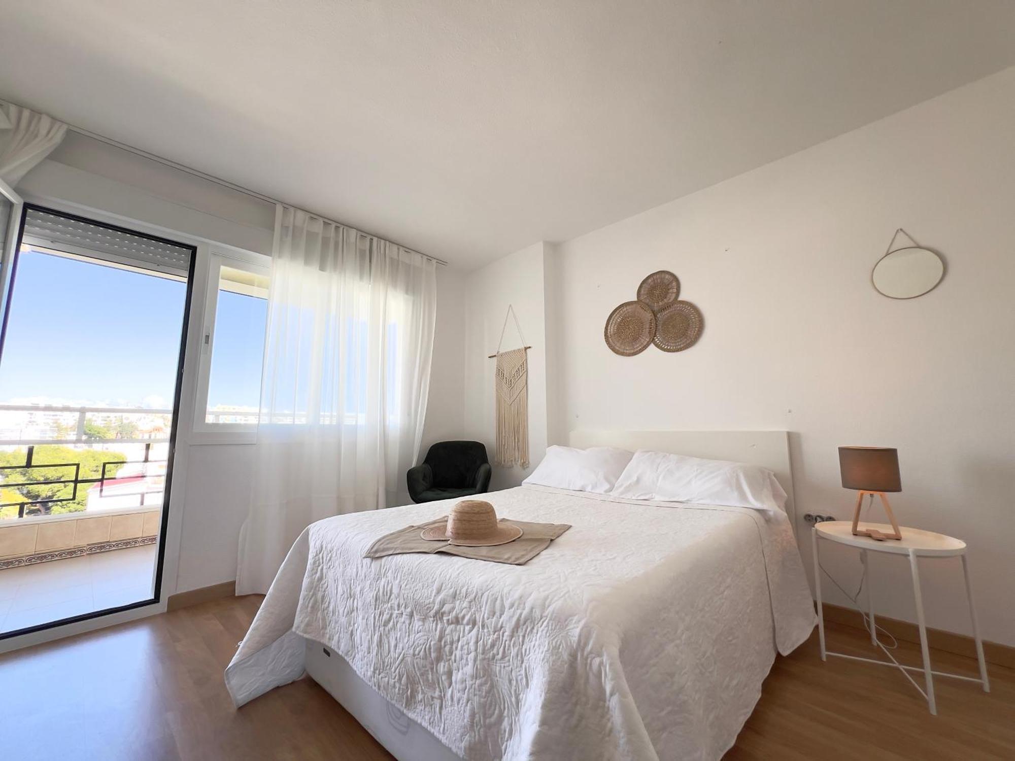 En Carihuela Con Vistas Y Plaza De Garaje, Nucleo Cristal Appartement Torremolinos Buitenkant foto