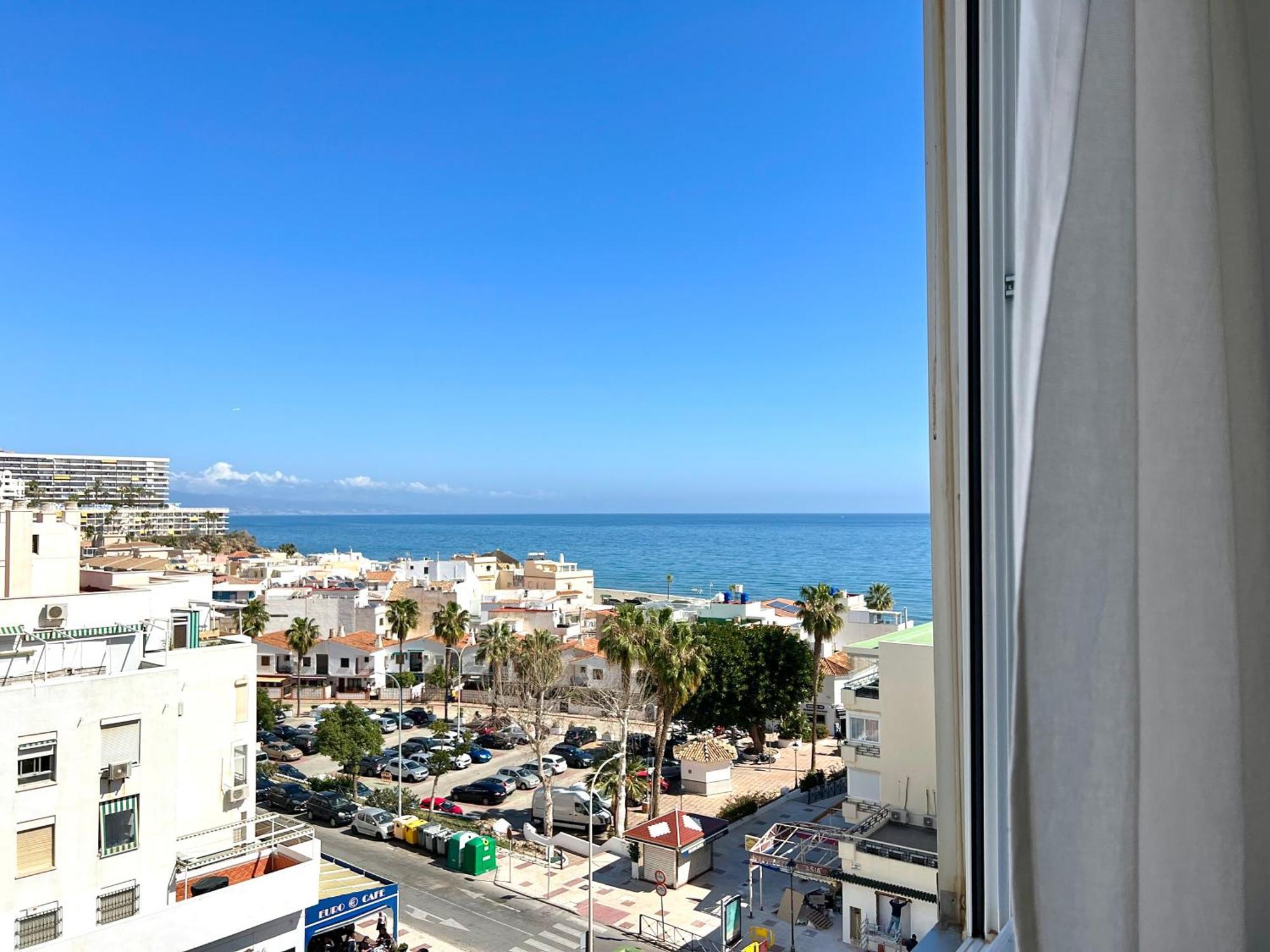 En Carihuela Con Vistas Y Plaza De Garaje, Nucleo Cristal Appartement Torremolinos Buitenkant foto