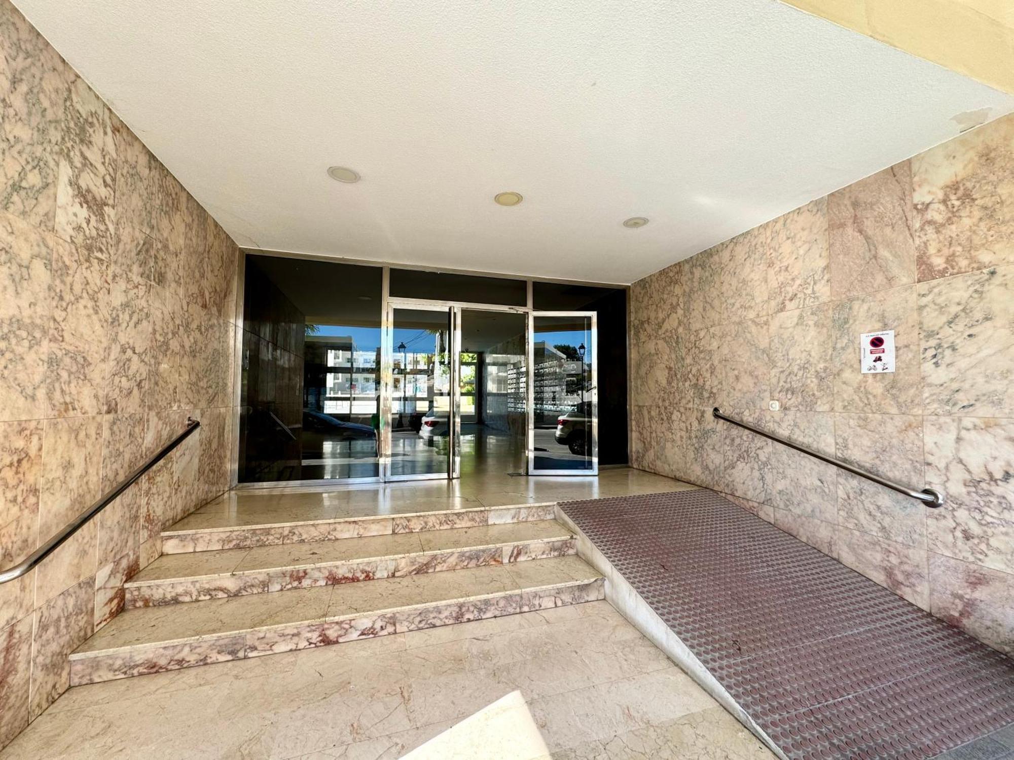 En Carihuela Con Vistas Y Plaza De Garaje, Nucleo Cristal Appartement Torremolinos Kamer foto